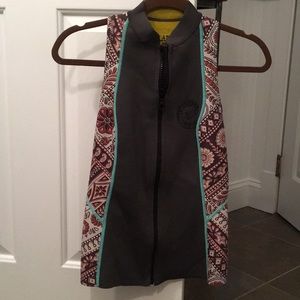 New Billabong surf vest